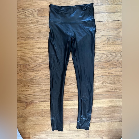 SPANX Ready To Wow Faux Leather Leggings Size M - Picture 1 of 2
